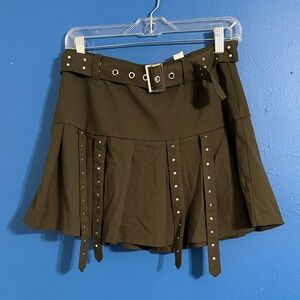 Stylish Green Pleated Skirt with Belt